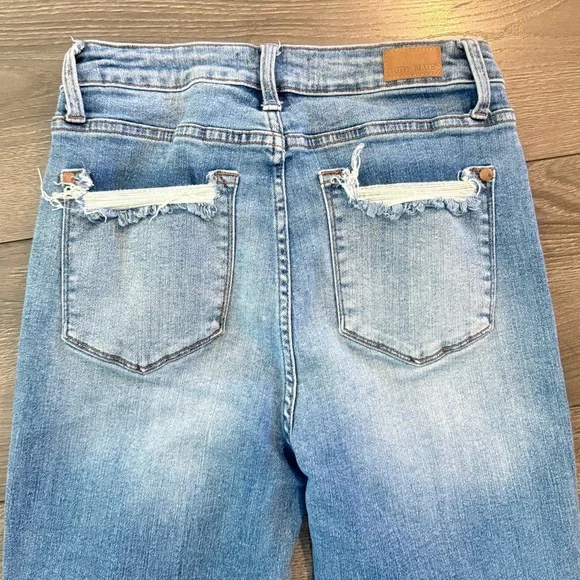 Judy Blue Light Blue Distressed Straight Crop Jeans - Picture 4 of 6